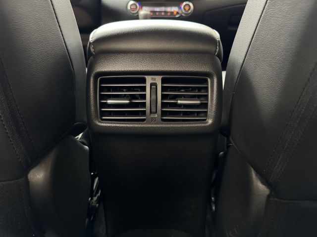★僅跑4萬超級美車~認證車原鈑件，IKEY.ACC.環景.車道偏移.CARPLAY.盲點.電子後視鏡.HUD.LED★  第16張相片