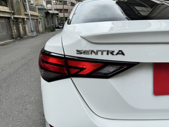 ★僅跑4萬超級美車~認證車原鈑件，IKEY.ACC.環景.車道偏移.CARPLAY.盲點.電子後視鏡.HUD.LED★  第19張相片