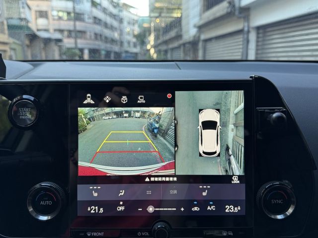 ★高規豪華版+升級精裝特仕~僅跑1萬媲美新車，全車原漆原鈑件，環景.電子後視.電尾門.盲點.LV2.雙電動椅，原廠紀錄★  第14張相片