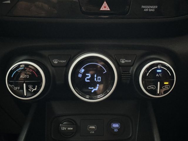 ★時尚珍妮佛黃+升級雙色套件/電子後視鏡~IKEY.定速.導航.CARPLAY.車道維持.無線充電，認證車原鈑件可全貸★  第14張相片