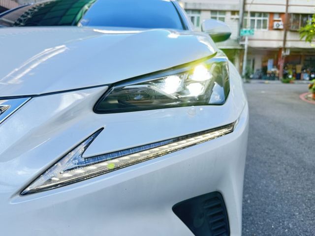 ★內行人首選NX300有渦輪238匹馬力才好開~僅跑9萬多低里程，電尾門.盲點.LV2.LED.雙電動椅，原廠保養紀錄★  第20張相片