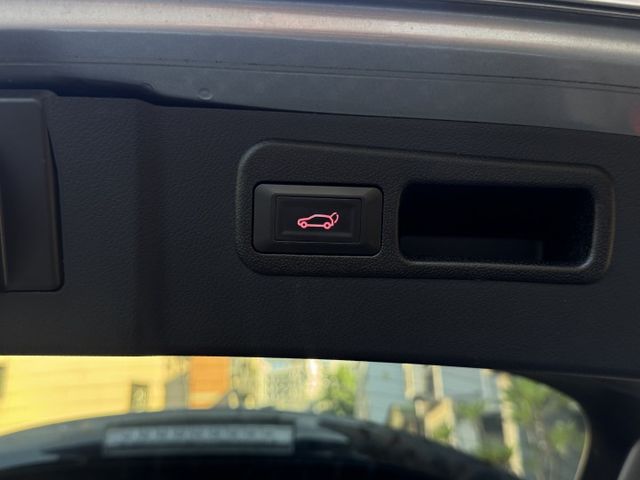 ★NX200女用無菸車~里程跑少，IKEY.LV2.電尾門.電熱椅.LED頭燈.換檔撥片.倒車顯影，認證車可全額貸款★  第11張相片