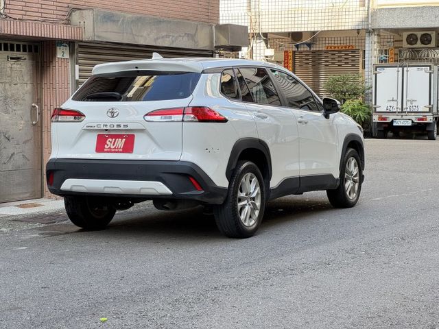 ★僅跑3萬多最美白色系~認證車原鈑件，原廠保固中，IKEY.ACC.車道維持.CARPLAY.恆溫，可全額貸款★  第2張相片
