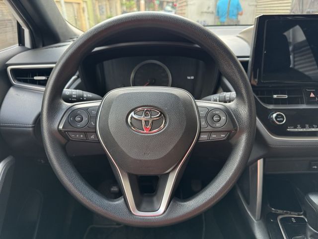 ★僅跑3萬多最美白色系~認證車原鈑件，原廠保固中，IKEY.ACC.車道維持.CARPLAY.恆溫，可全額貸款★  第7張相片