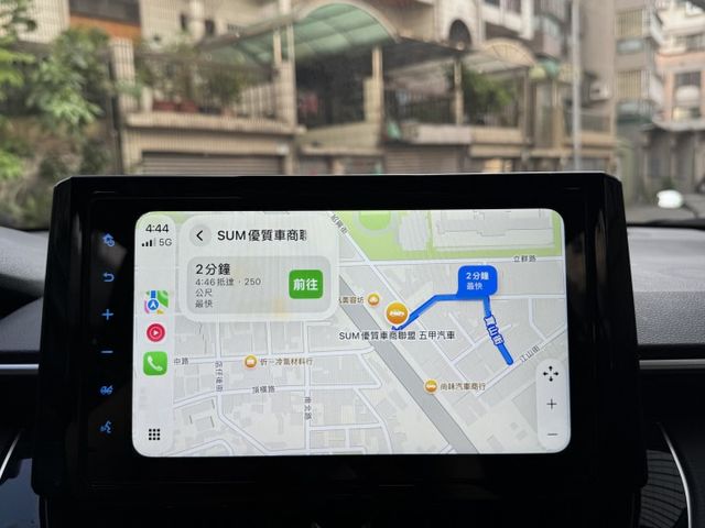 ★僅跑3萬多最美白色系~認證車原鈑件，原廠保固中，IKEY.ACC.車道維持.CARPLAY.恆溫，可全額貸款★  第12張相片