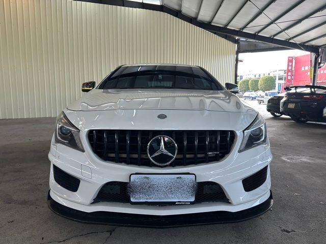 M-BENZ賓士 CLA200  第3張相片