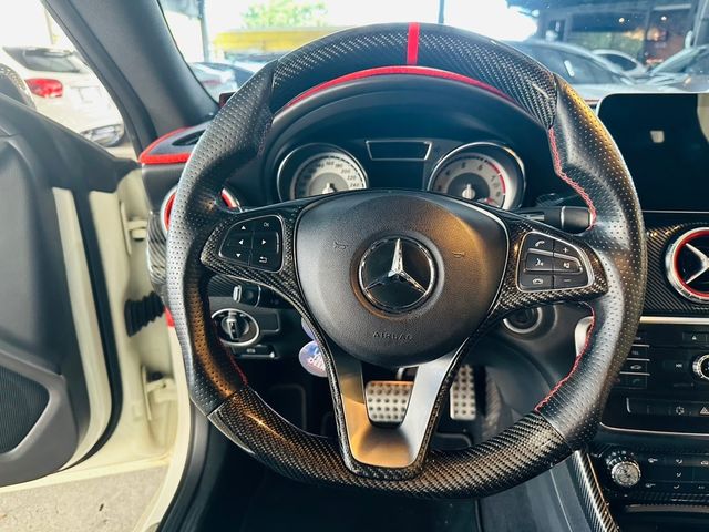 M-BENZ賓士 CLA200  第6張相片