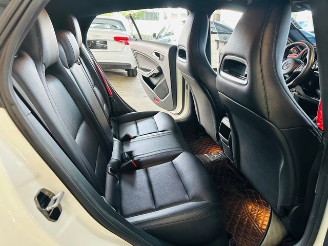 M-BENZ賓士 CLA200  第9張相片