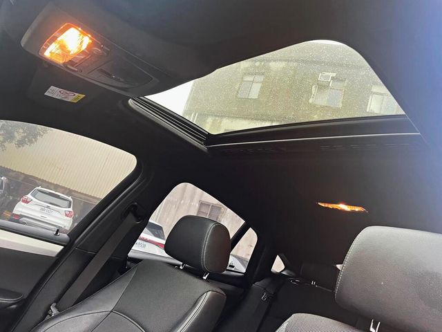BMW寶馬 X4 XDRIVE30D  第9張相片