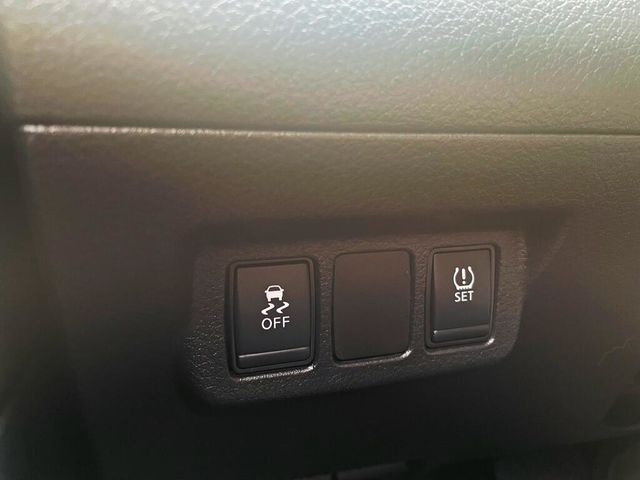 NISSAN日產 TIIDA  第7張相片