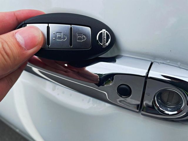 NISSAN日產 TIIDA  第9張相片