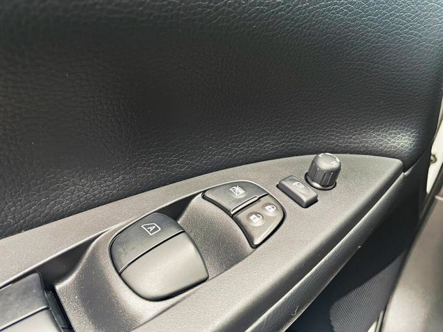 NISSAN日產 TIIDA  第10張相片