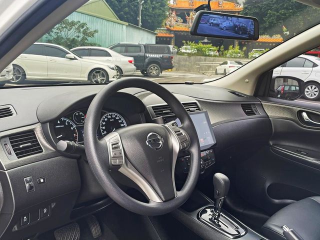 NISSAN日產 TIIDA  第16張相片