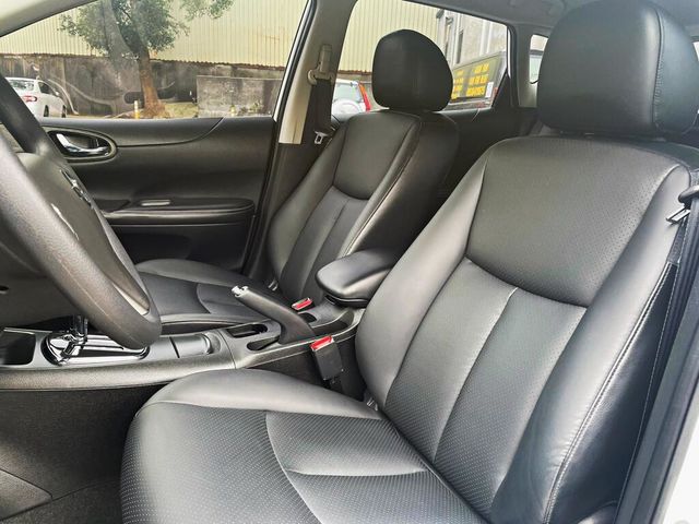 NISSAN日產 TIIDA  第17張相片