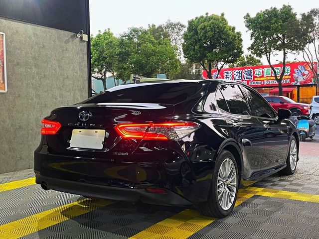 TOYOTA豐田 CAMRY HYBRID  第2張相片