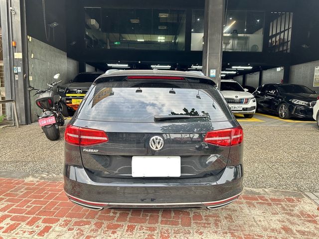 VOLKSWAGEN福斯 PASSAT  第4張相片