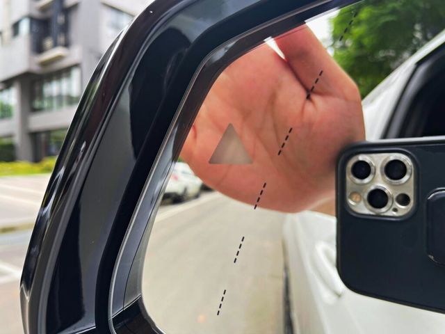 BMW寶馬 118I  第6張相片