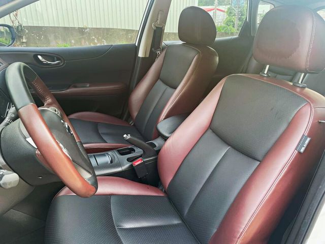 NISSAN日產 TIIDA  第17張相片