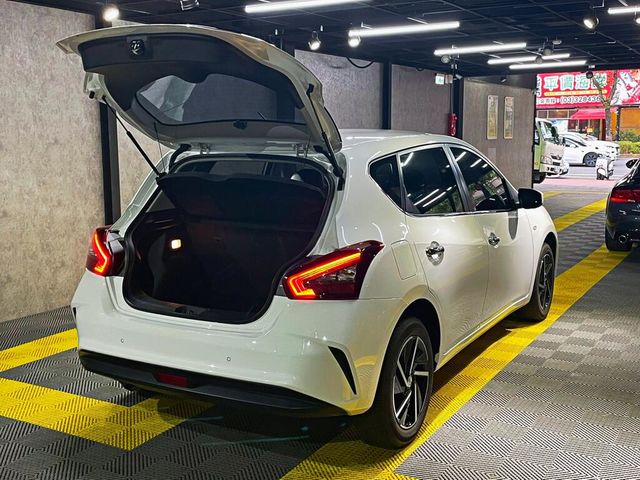 NISSAN日產 TIIDA  第19張相片