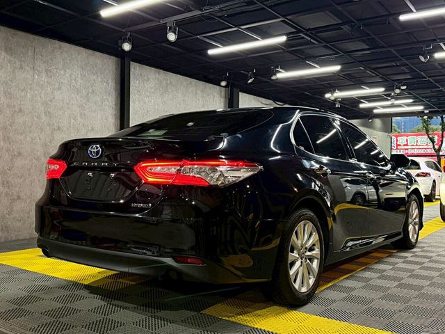 TOYOTA豐田 CAMRY HYBRID  第2張相片