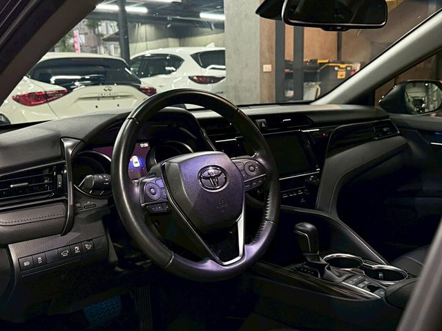 TOYOTA豐田 CAMRY HYBRID  第17張相片