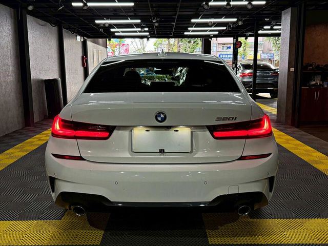 BMW寶馬 320I M SPORT  第4張相片