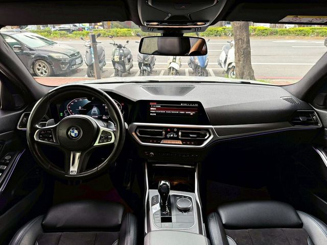 BMW寶馬 320I M SPORT  第5張相片