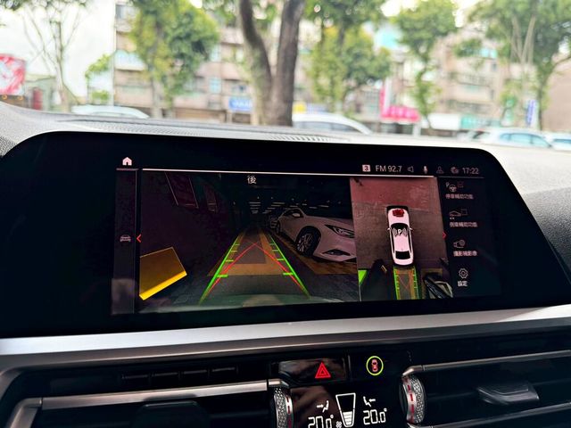 BMW寶馬 320I M SPORT  第8張相片