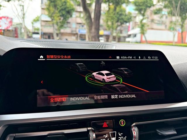 BMW寶馬 320I M SPORT  第9張相片