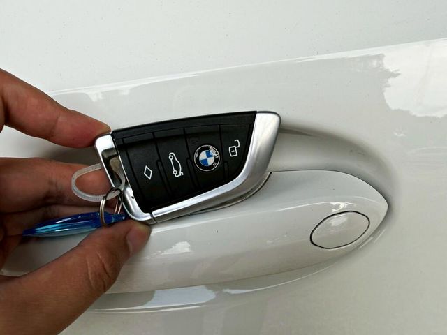 BMW寶馬 320I M SPORT  第11張相片