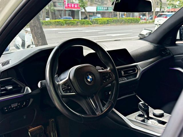 BMW寶馬 320I M SPORT  第18張相片