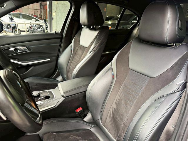 BMW寶馬 320I M SPORT  第19張相片