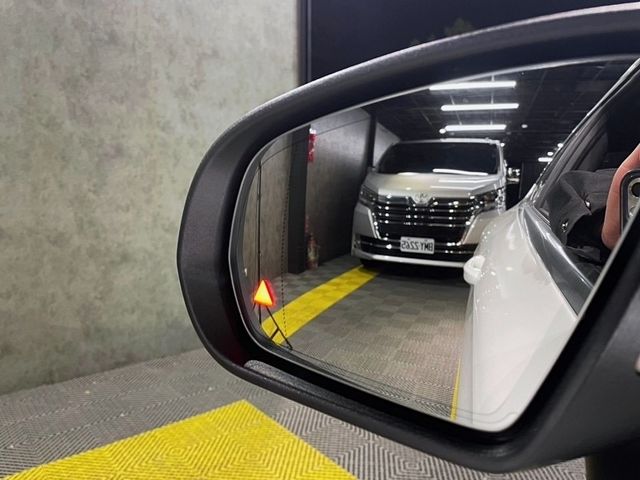 M-BENZ賓士 C250 COUPE  第6張相片