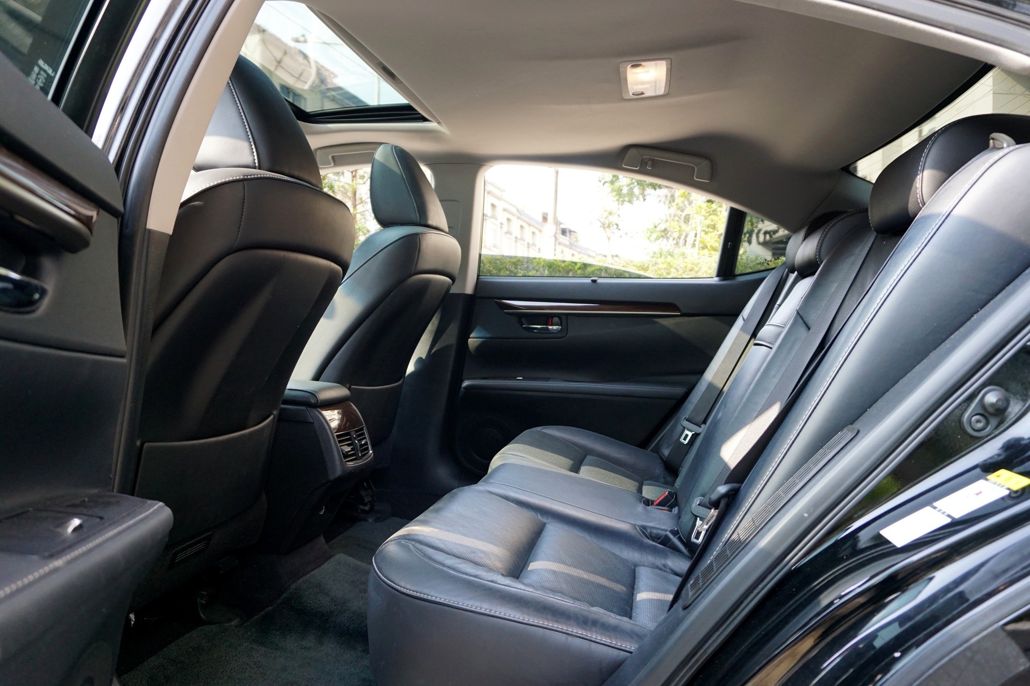 (認證車)2013年 Lexus凌志 ES300h 油電車 (里程保證)  第2張相片