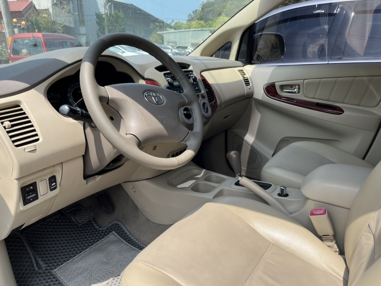 (認證車) 2008年 Toyota Innova伊諾瓦 客貨兩用 2.7L (里程保證)  第4張相片