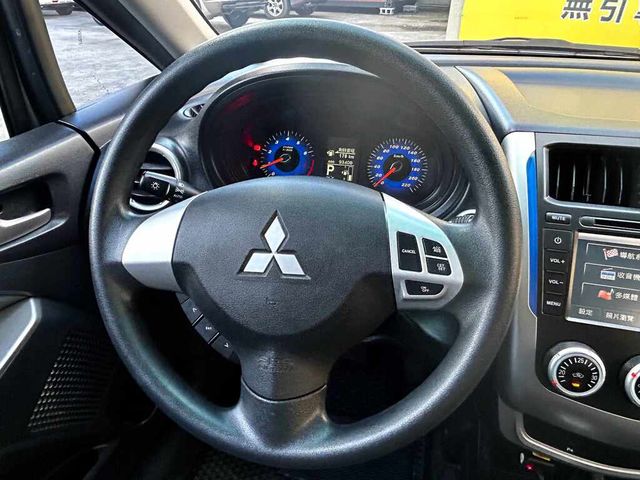 MITSUBISHI三菱 COLT PLUS  第7張相片