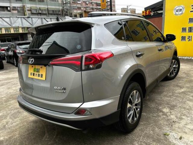 TOYOTA豐田 RAV4  第2張相片