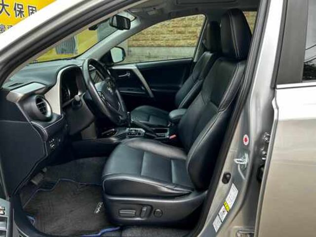 TOYOTA豐田 RAV4  第3張相片