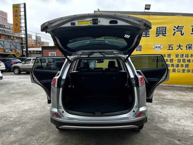 TOYOTA豐田 RAV4  第10張相片