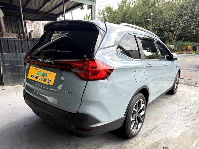 LUXGEN納智捷 URX  第2張相片