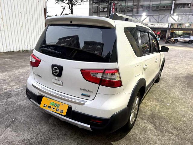 NISSAN日產 LIVINA  第2張相片