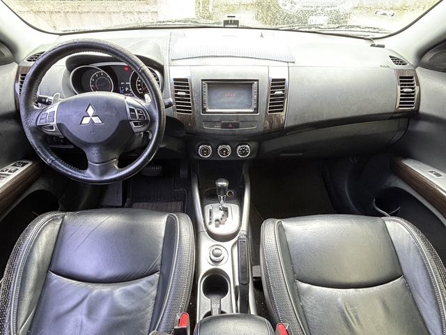 MITSUBISHI三菱 OUTLANDER  第5張相片