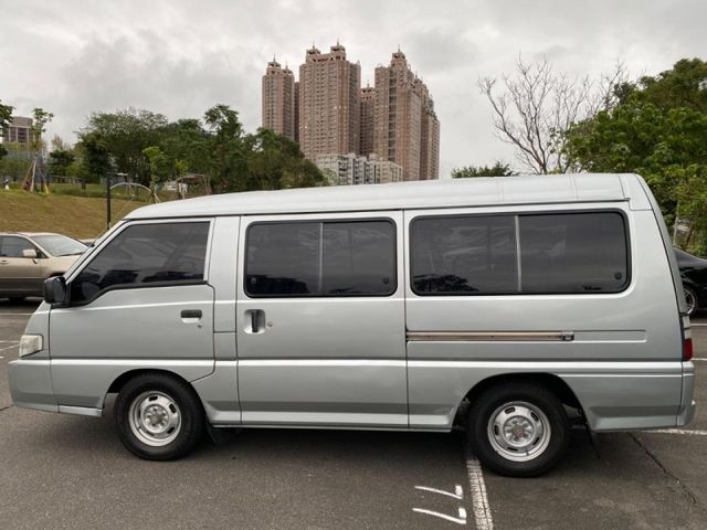 Mitsubishi  Delica 2.4 ．8人座 娃娃車改回 原板跑1  第6張相片