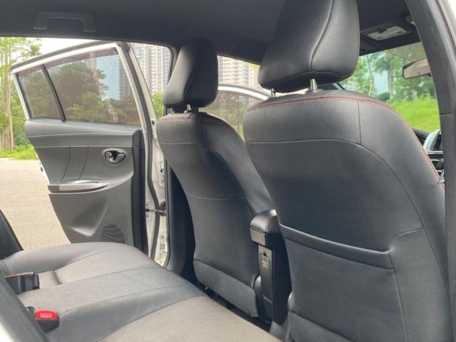 Toyota  Yaris 一手認證 跑  第12張相片