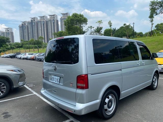 Volkswagen 福斯  T5 頂級自排8人（短軸）一手原板袛跑13萬公里   第5張相片
