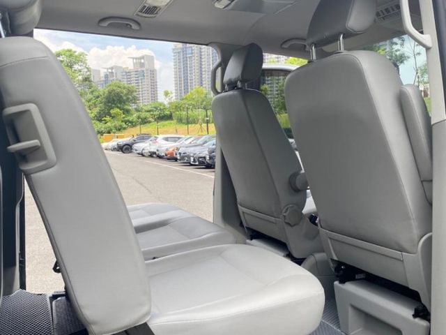 Volkswagen 福斯  T5 頂級自排8人（短軸）一手原板袛跑13萬公里   第12張相片
