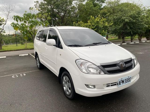 Toyota  Innova  第3張相片