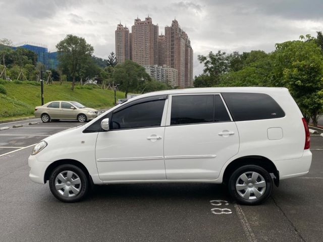Toyota  Innova  第7張相片