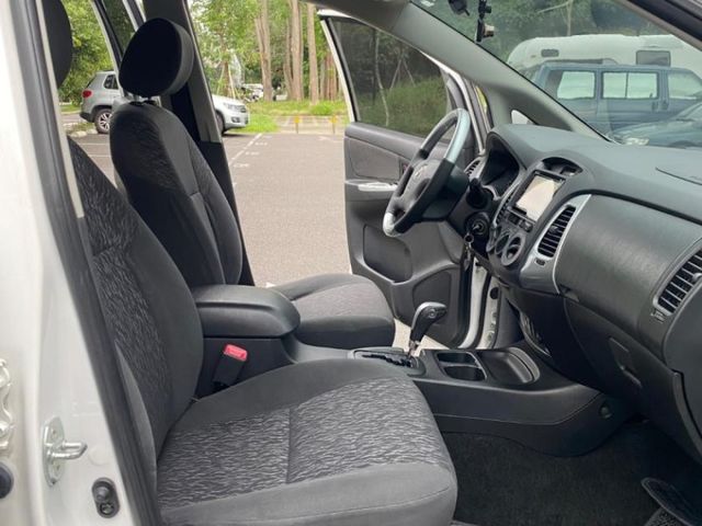 Toyota  Innova  第11張相片