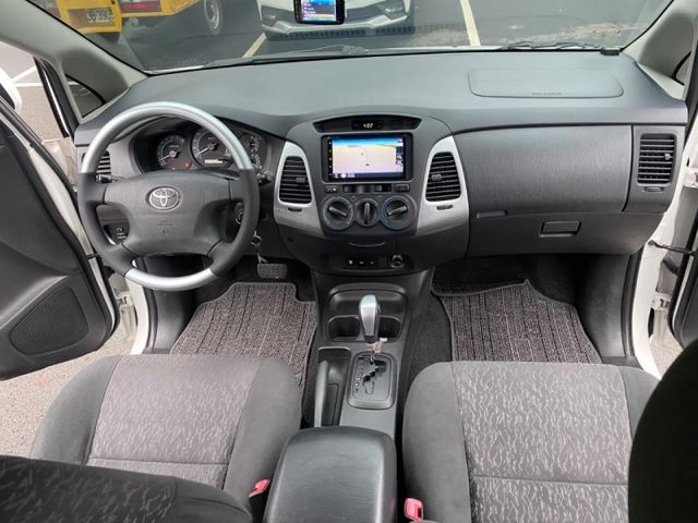 Toyota  Innova  第13張相片